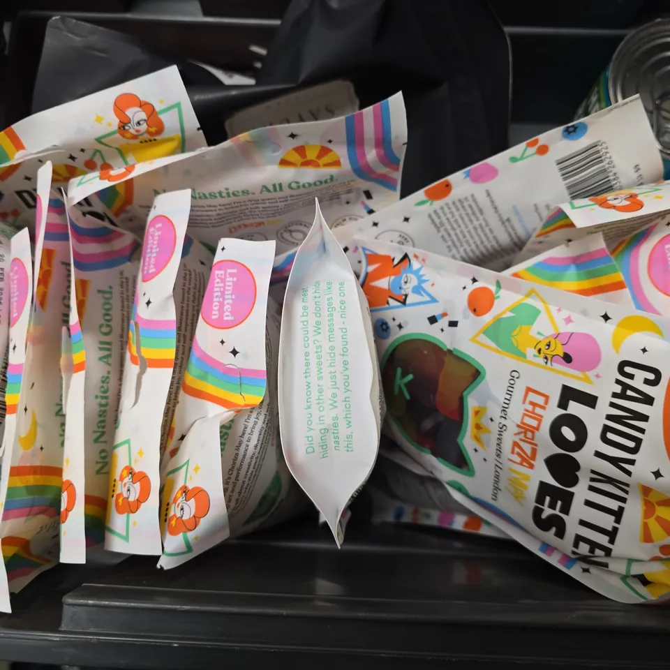 APPROXIMATELY 12 ASSORTED FOOD & DRINK ITEMS TO INCLUDE - TESCO HOUSE BLEND , CANDY KITTENS , DRINKING CHOCOLATE ETC