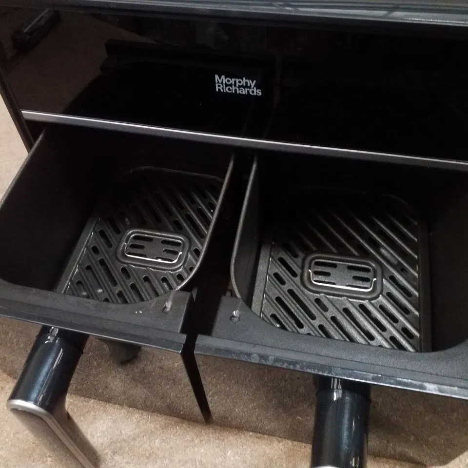 BOXED MORPHY RICHARDS DIGITAL DUAL BASKET 7.2 LITRE AIR FRYER