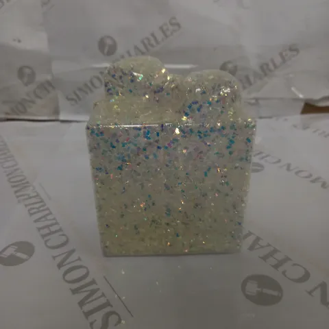 BATTERY OPERATED GLITTER BOX