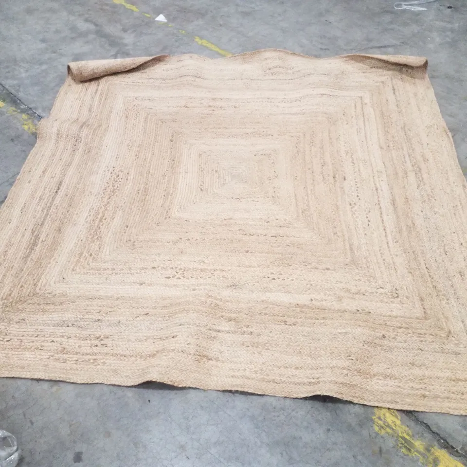 QUALITY DESIGNER AREA RUG - APPROXIMATELY 200X190CM