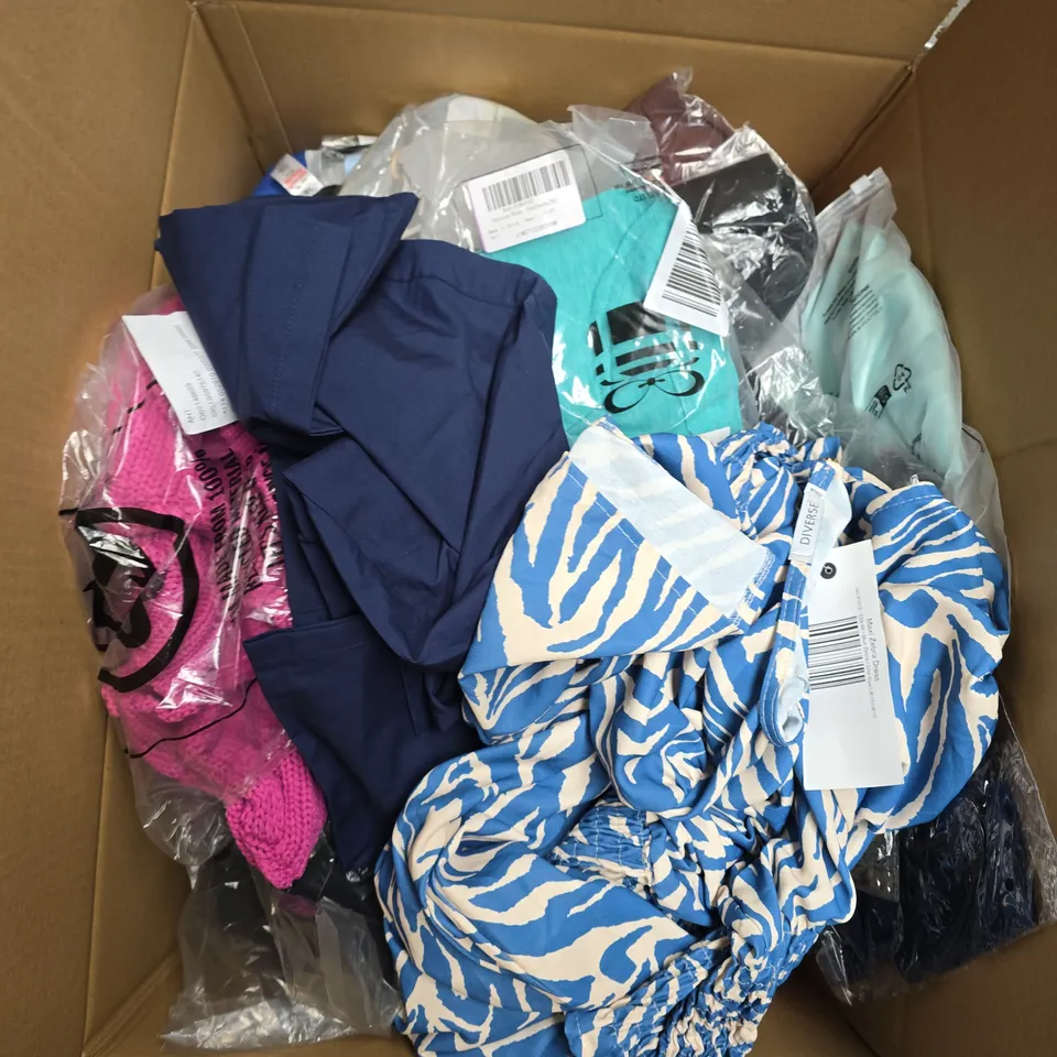 LARGE BOX OF APPROXIMATELY 20 ASSORTED CLOTHING ITEMS IN VARIOUS SIZES, STYLES AND COLOUR 