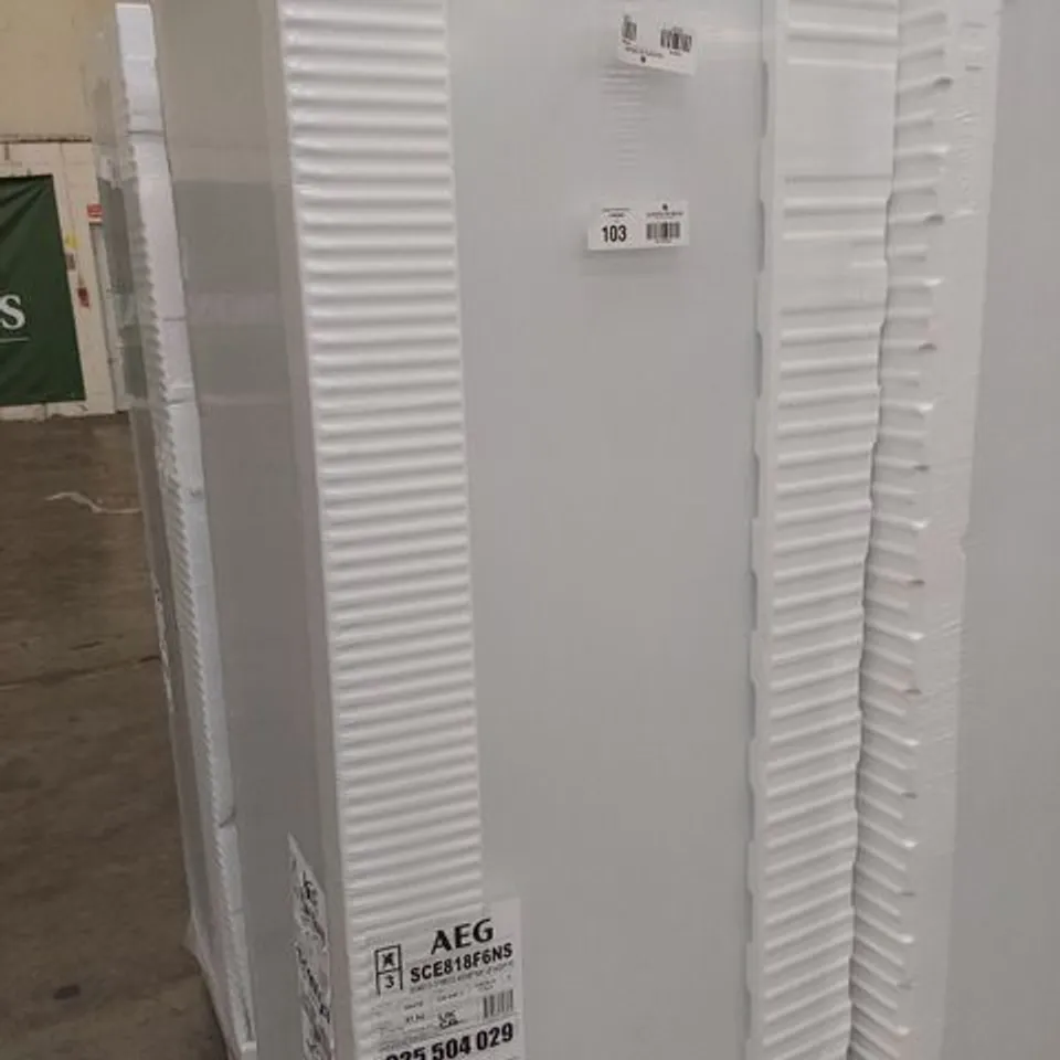 AEG INTEGRATED 50/50 FRIDGE FREEZER WHITE MODEL SCE818F6NS RRP £834