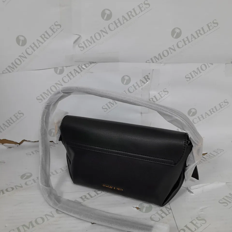 CHARLES & KEITH BUCKLE STRAP HANDBAG IN BLACK ONE SIZE