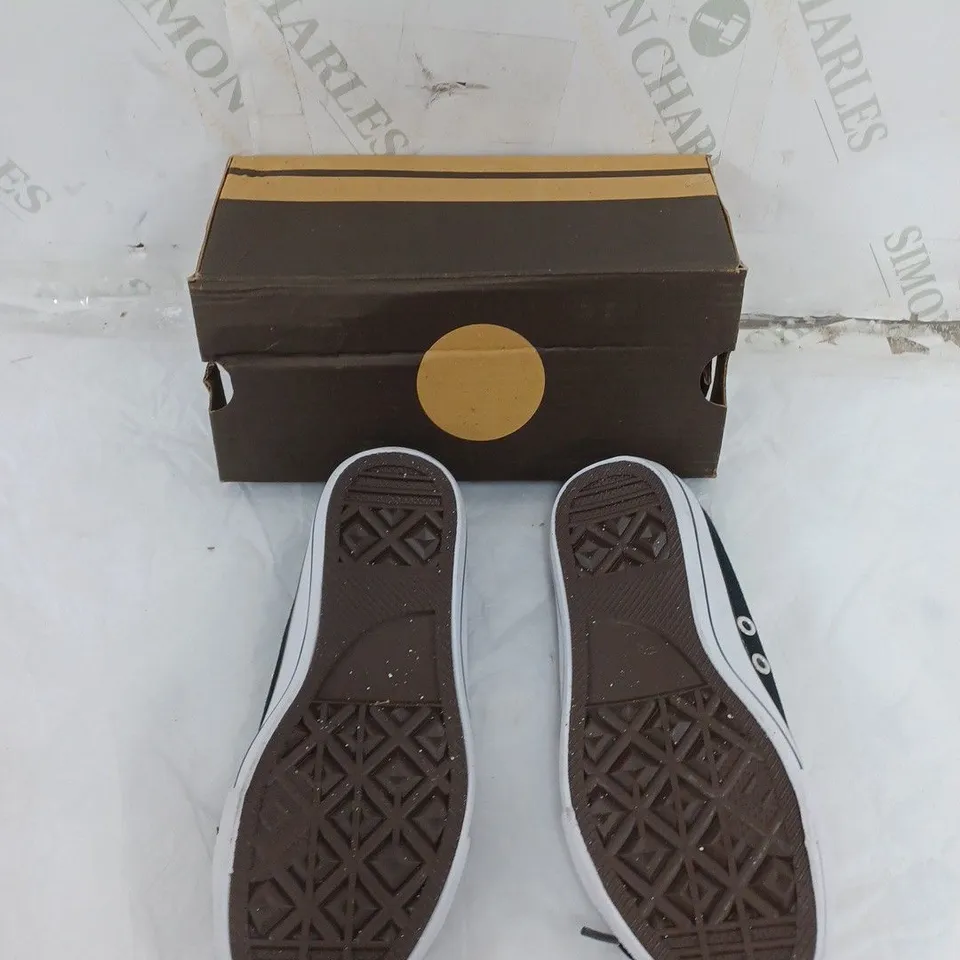 APPROXIMATELY 20 PAIRS OF BOXED DESIGNER JEWELLED FLAT TRAINER, BLACK IN VARIOUS SIZES 