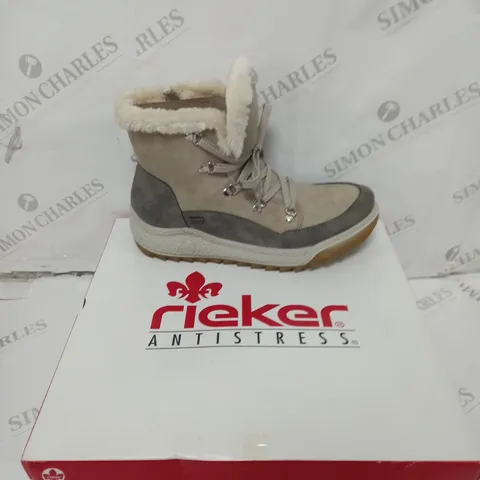 BOXED PAIR OF RIEKER ANTISTRESS WARM HIKING BOOTS SIZE 7.5 CREAM