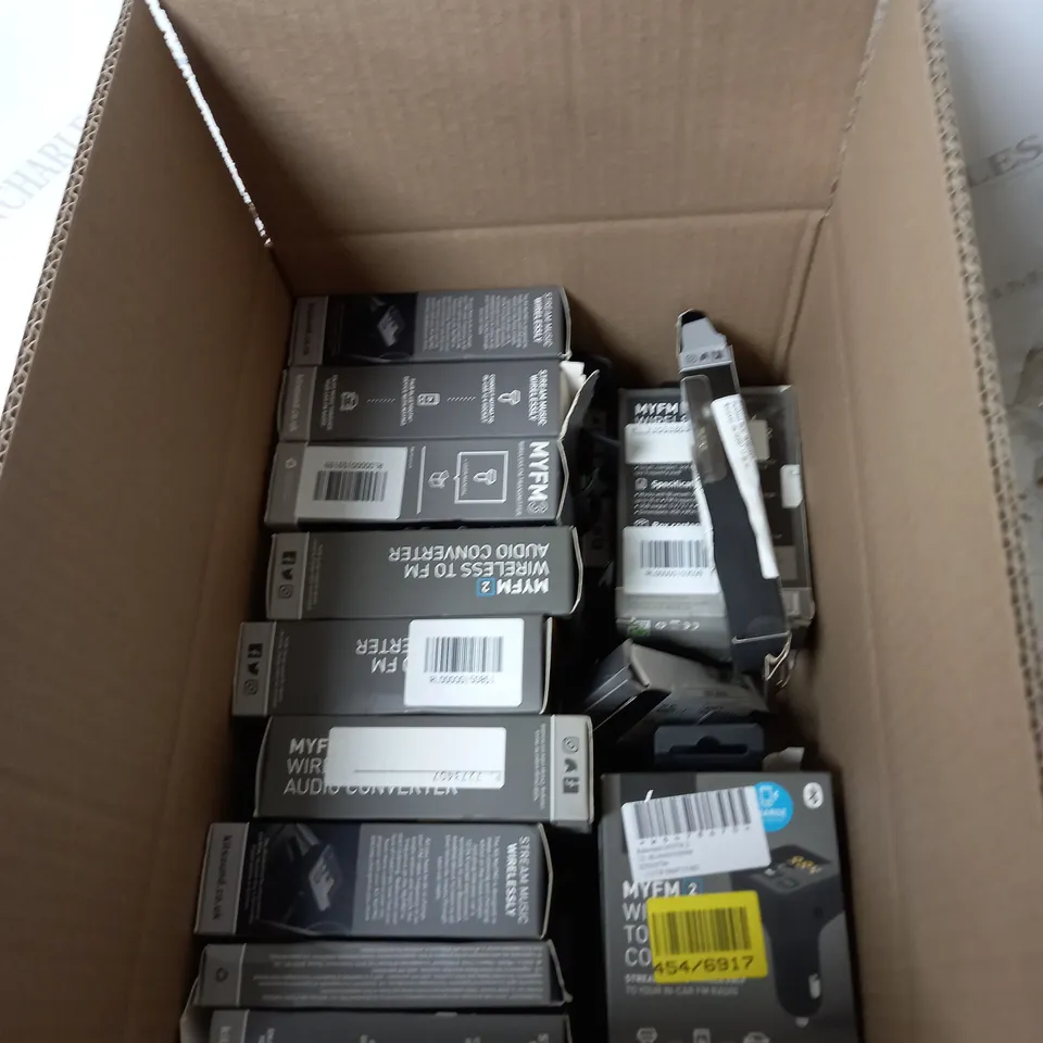 BOX OF 27 KITSOUND MYFM 2 CAR ADAPTORS 