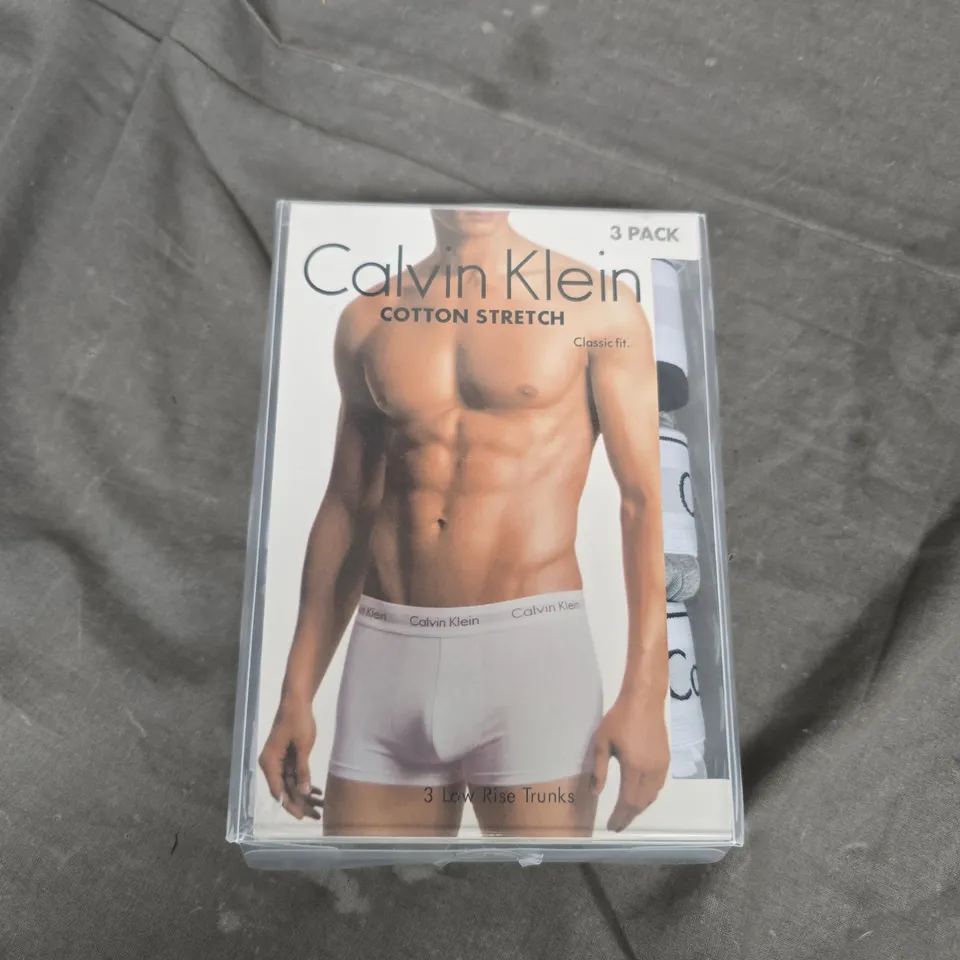 CALVIN KLEIN COTTON STRETCH LOW RISE TRUNKS – 3 PACK (SIZE M)