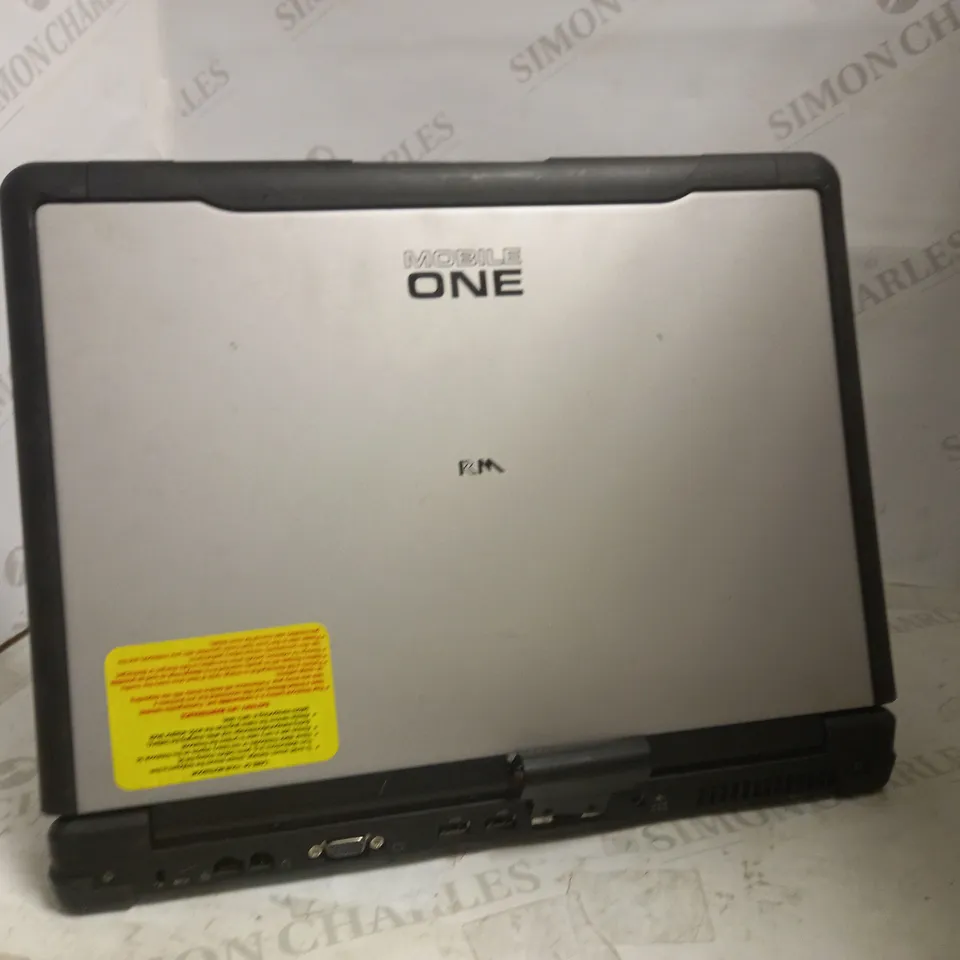 RM MOBILE ONE T12ER 15" LAPTOP
