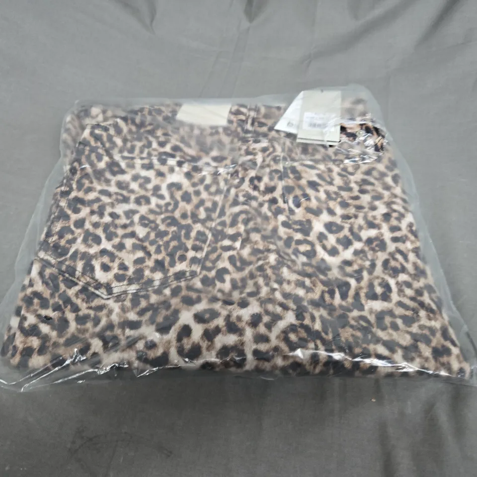 SEALED MINT VELVET LEOPARD PRINT SLIM JEANS SIZE 18R