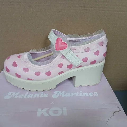 MELANIE MARTINEZ X KOI TIRA MARY JANE SHOES 'MELANIE SWEETHEART EDITION' – KIDS' PINK HEART DESIGN, UK7