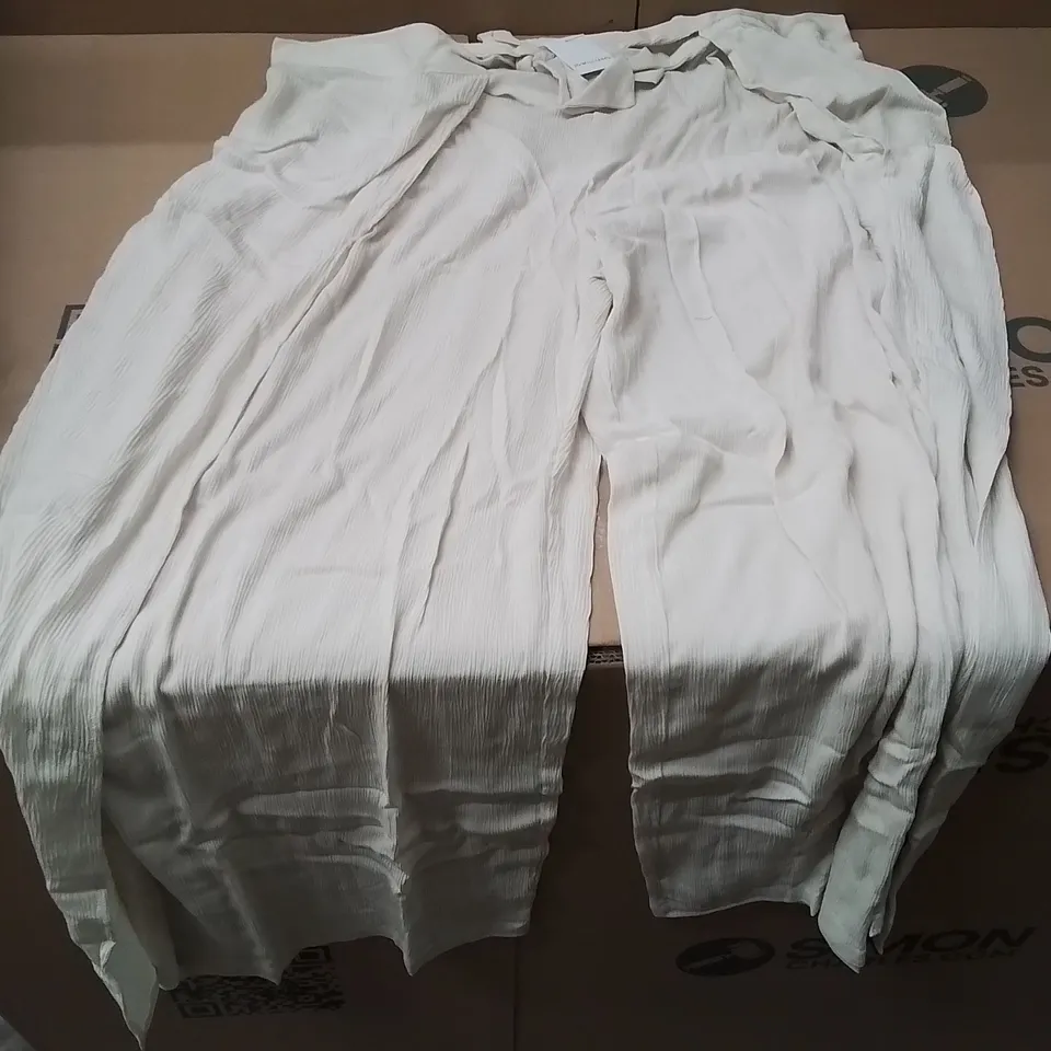 BOXED BRAND NEW APPROXIMATELY 10 JD WILLIAMS WIDE WRAP TROUSERS COOL STONE SIZE 22
