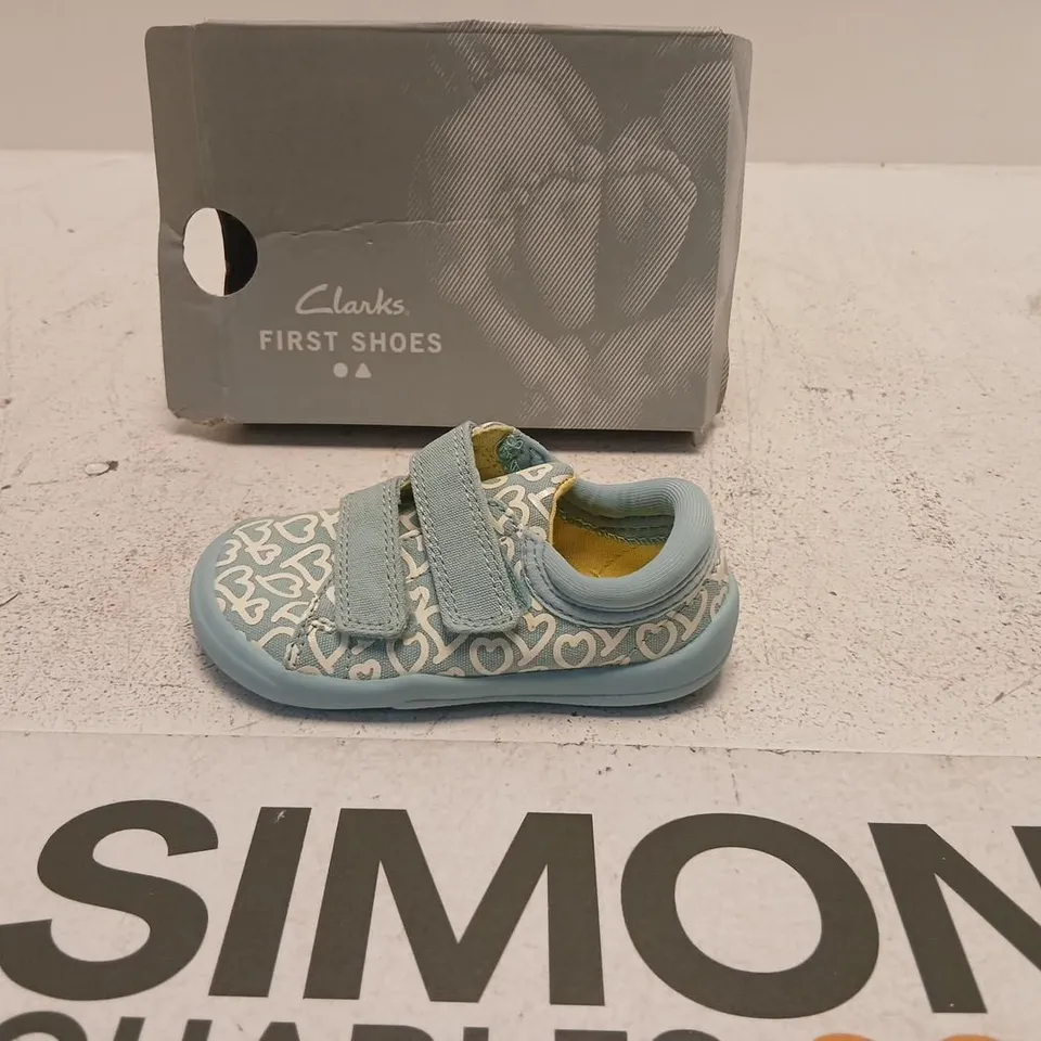 CLARKS BRILEY FLY T TEAL COMB TODDLER SHOES – UK 5 (EU 21) – BOXED