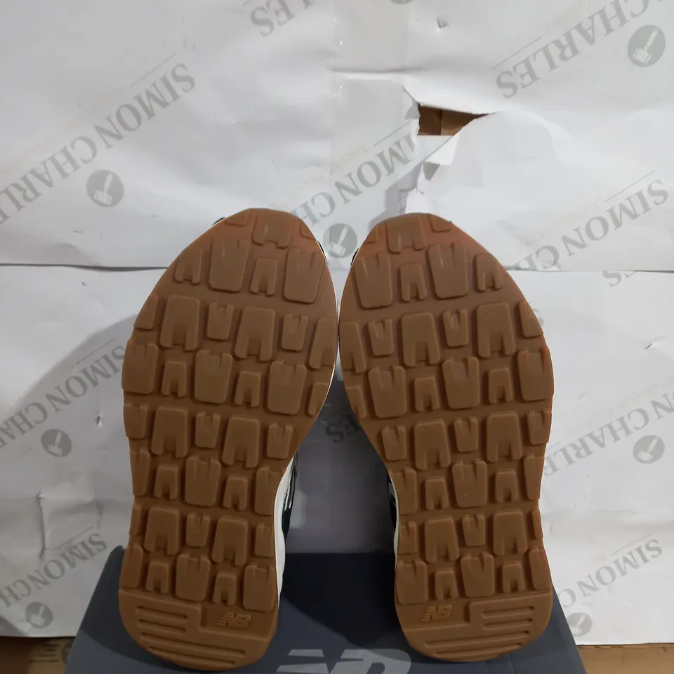 NEW BALANCE W5740 TRAINERS SIZE 8.5