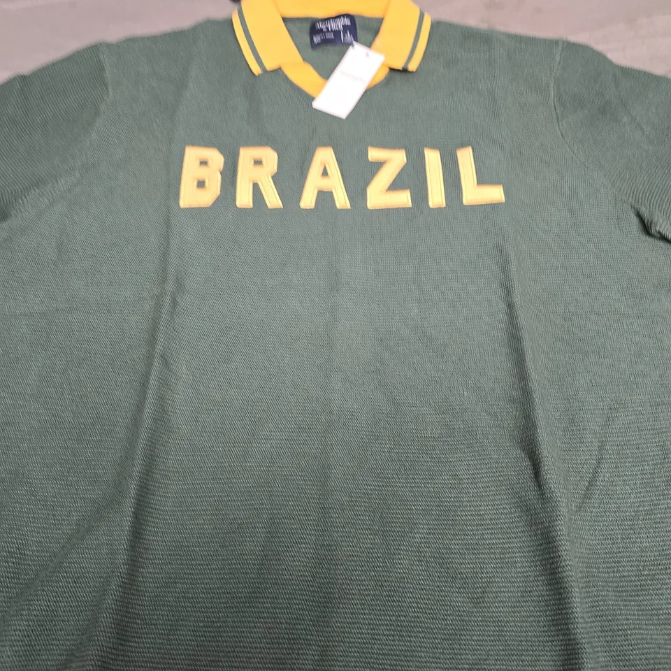 ABERCROMBIE AND FITCH BRAZIL KNITTED TEE - SIZE LARGE