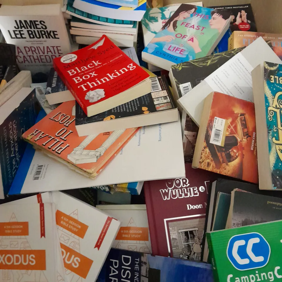 LARGE QUANTITY OF ASSORTED BOOK TO INCLUDE FICTION & NON FICTION - COLLECTION ONLY