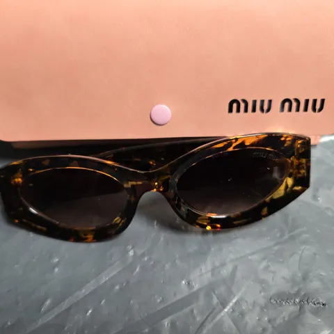 MIU MIU SUNGLASSES – TORTOISESHELL ACETATE, WITH PINK LOGO CASE