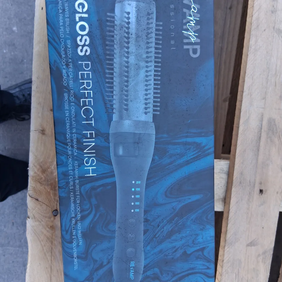 BOXED REVAMP PROGLOSS BIG VOLUME AND WAVE HOT CERAMIC BRUSH