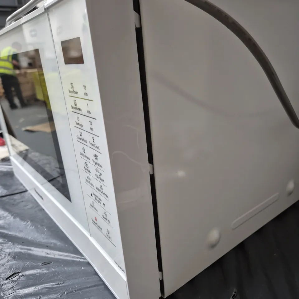 BOXED PANASONIC NN-ST45KWBPQ SOLO MICROWAVE