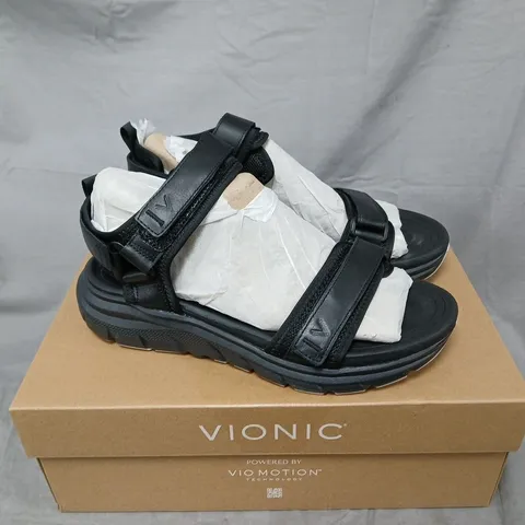 BOXED VIONIC WALK MAX SANDALS IN BLACK - 6.5