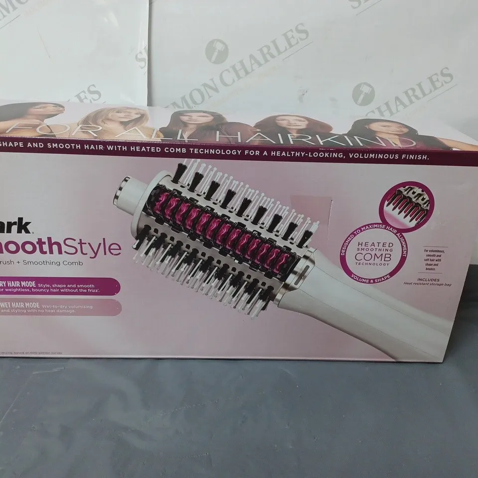 BOXED SHARK SMOOTHSTYLE HOT BRUSH & SMOOTHING COMB