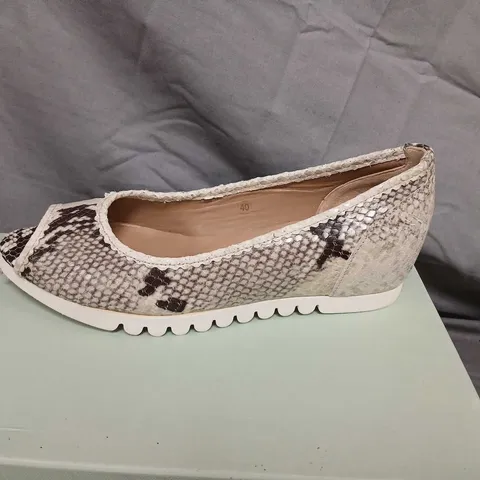 CALPIERRE SNAKE-PRINT PEEP-TOE SHOES, UK 6.5 (EU 40) – BOXED