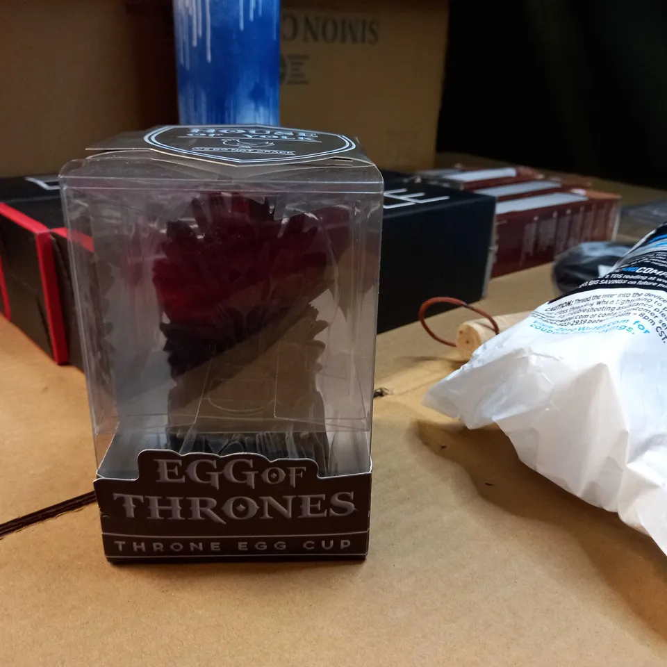 LOT OF APPROX 20 ASSORTED HOUSEHOL/KITCHEN RELATED ITEMS TO INCLUDE: COFFEE FILTERS, WATER FILTERS, EGG POACHER, THRONE EGG CUP