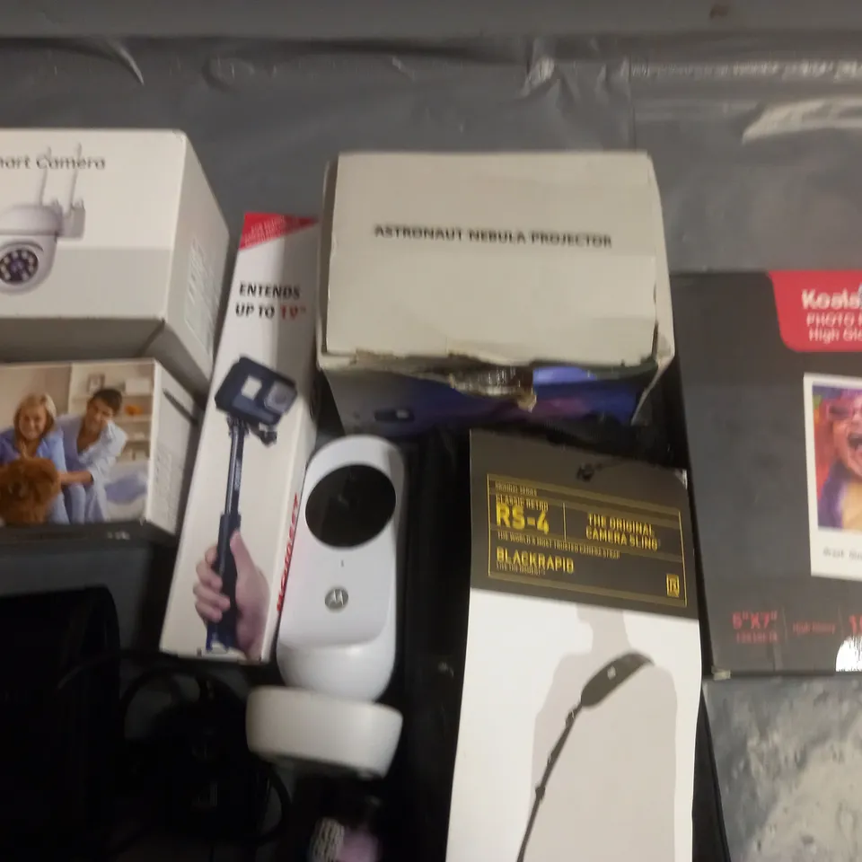 LOT OF 10 ASSORTED SOUND AND VISION ITEMS TO INCLUDE KODAK PHOTO PAPER, BLACKRAPID CAMERA SLING AND SMART CAMERA