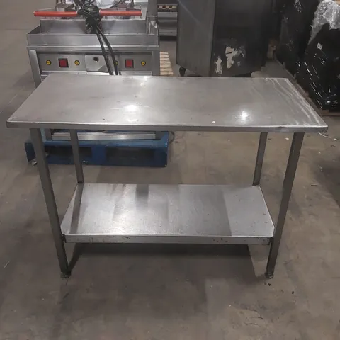 STAINLESS STEEL COMMERCIAL KITCHEN WORK TOP