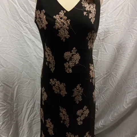 BEYOND RETRO VINTAGE FLORAL V DRESS, BLACK - SIZE 14