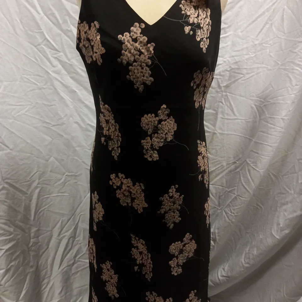 BEYOND RETRO VINTAGE FLORAL V DRESS, BLACK - SIZE 14