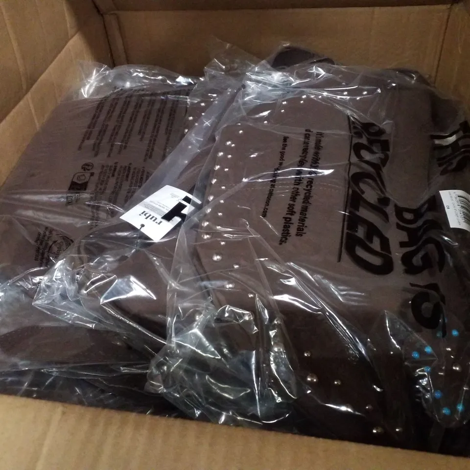 PALLET CONTAINING ASSORTED BRAND NEW CLOTHING & ACCESSORIES INCLUDING TANK TOPS, HEADBANDS, HAIR CLIPS & UNDERARM BAGS