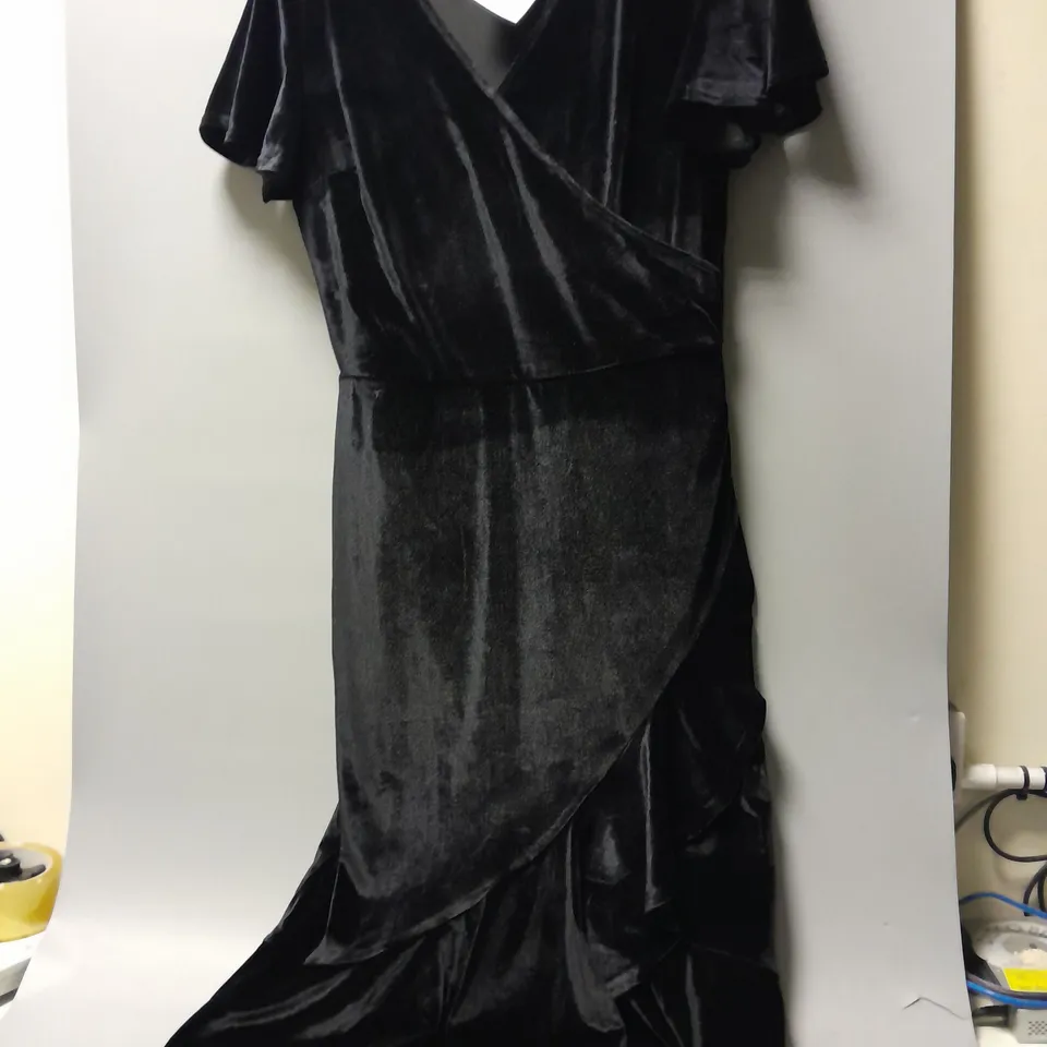 DANNII MINOGUE V-NECK MAXI DRESS IN JET BLACK - SIZE 12