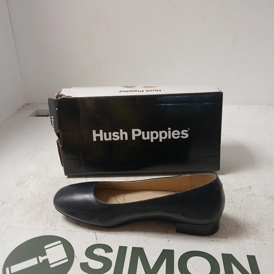 HUSH PUPPIES WOMEN'S NAVY AER LINGUS FLAT – UK 6 (EU 39) (BOXED)