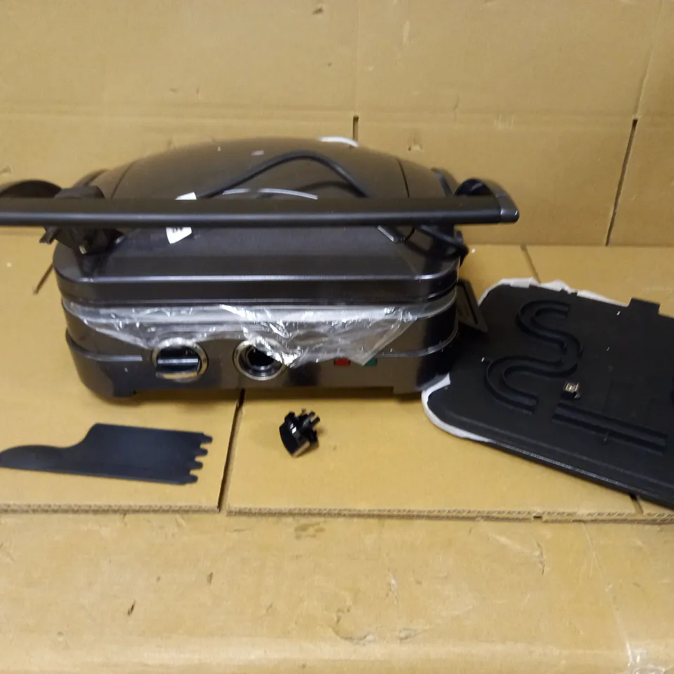 CUISINART GRIDDLE AND GRILL 