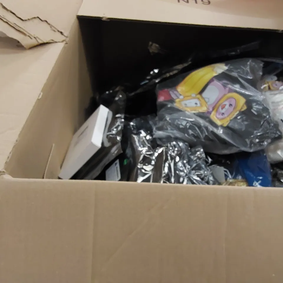 PALLET OF ASSORTED ITEMS INCLUDING: JIGSAW BLADES, EXTENSION CABLE, SLIPPERS, DIARY, BABY ONESIE, POOL CLEANING TABLETS, BOY'S TRACKSUIT, FAKE EYELASHES