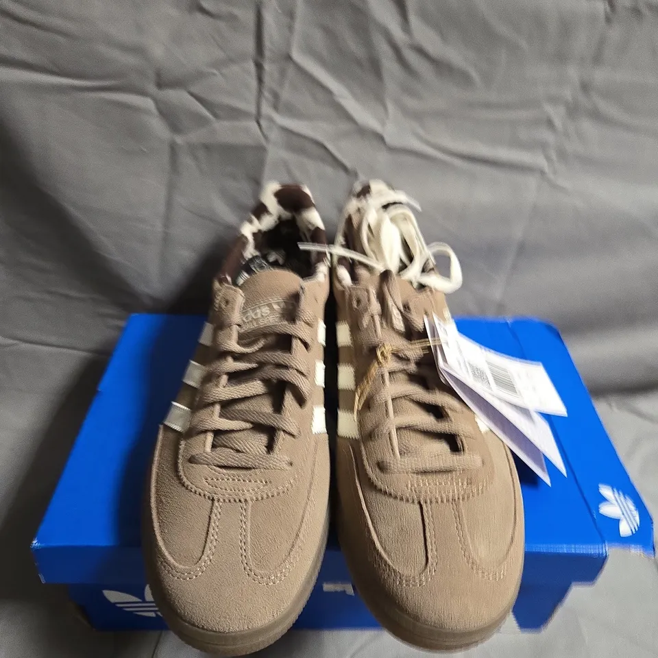BOXED PAIR OF ADIDAS HANDBAL SPEZIAL - UK SIZE 