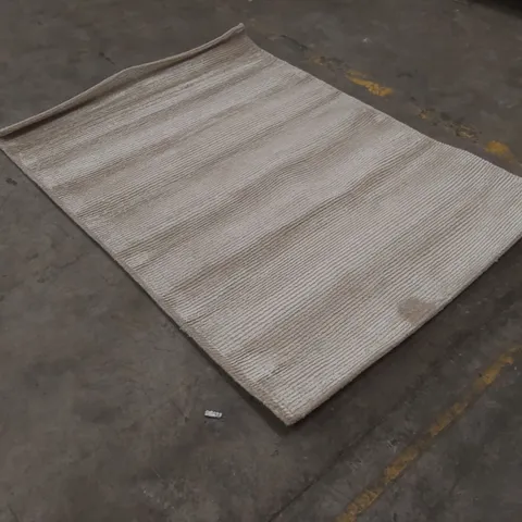 QUALITY DESIGNER RUG - APPROXIMATELY 170 x 120cm