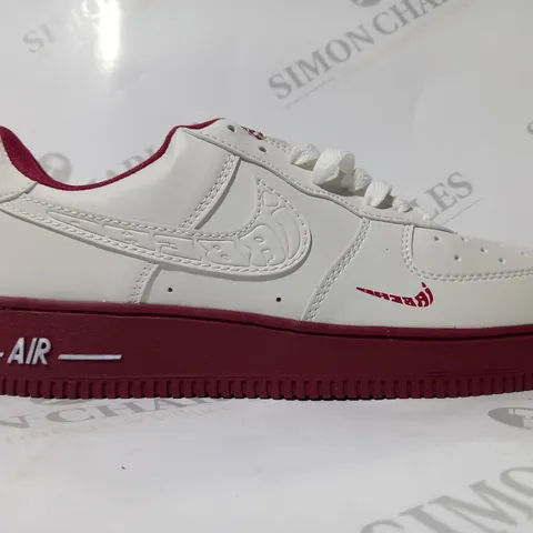 PAIR OF NIKE AIR SHOES IN CREAM/RED UK SIZE 7.5