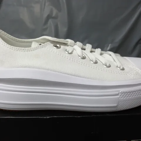 BOXED PAIR OF CONVERSE RAISED CANVAS SHHOES IN WHITE - UK 5