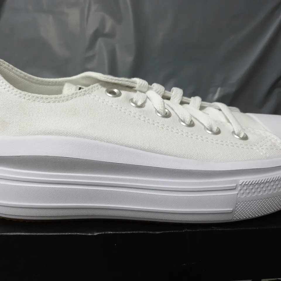 BOXED PAIR OF CONVERSE RAISED CANVAS SHHOES IN WHITE - UK 5