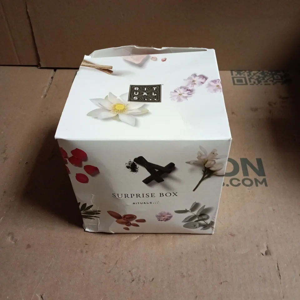 RITUALS SURPRISE COSMETIC GIFT BOX 