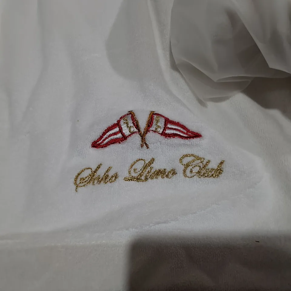 LOT OF APPROXIMATELY 12 SOHO BOYZ CLUB SHORTS IN WHITE - L
