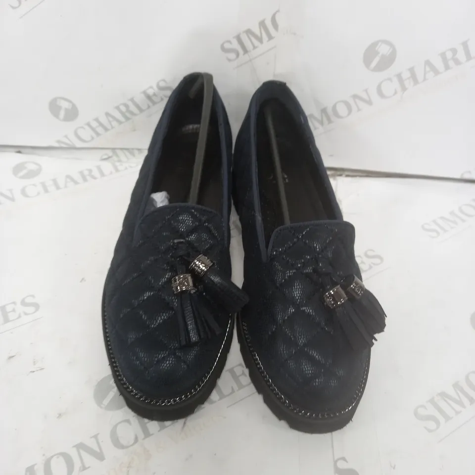 MODA IN PELLE EMMERSON NAVY PORVAIR LOAFER NAVY SIZE 3
