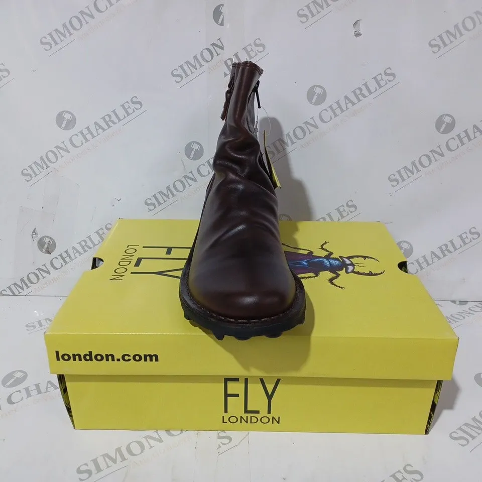 BOXED PAIR OF FLY LONDON SIDE-ZIP ANKLE BOOT SIN BROWN UK SIZE 9