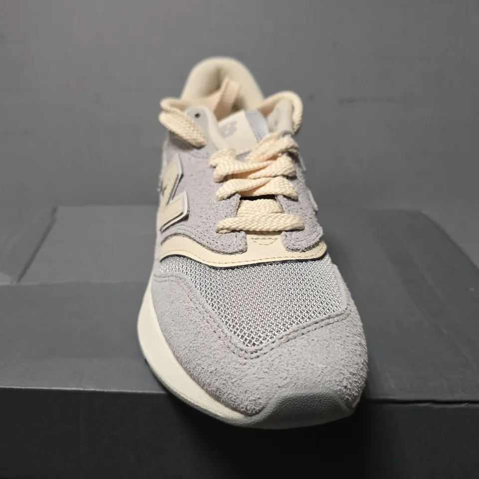 NEW BALANCE 997R TRAINERS IN GREY -  UK 5 