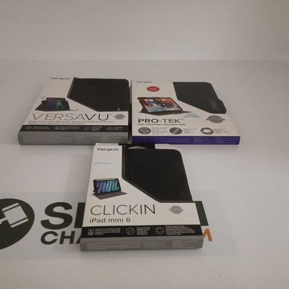 BOX OF APPROXIMATELY 8 ASSORTED TARGUS TABLET COVERS APPLE SAMSUNG