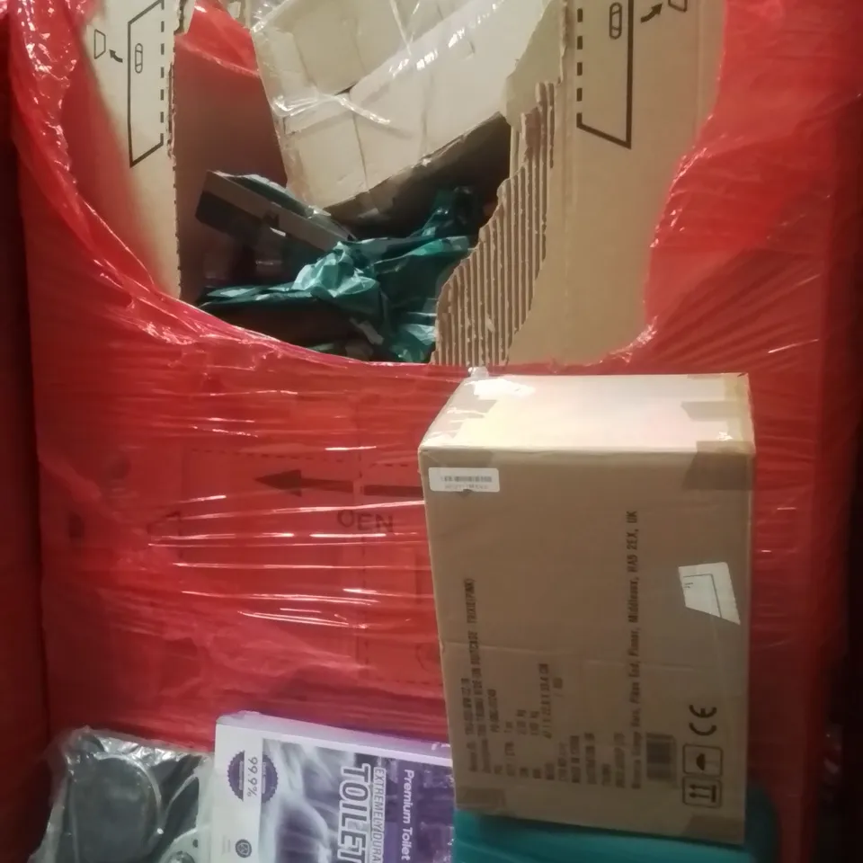 PALLET OF ASSORTED HOUSEHOLD GOODS AND PRODUCTS TO INCLUDE;TRAVEL SUITCASE, TOILET SEAT,ELECTRIC COOKER