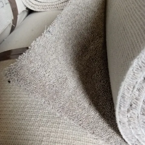 ROLL OF QUALITY DIM HEATHERS 50OZ 4818 CARPET // APPROX SIZE: 4 x 4.44m