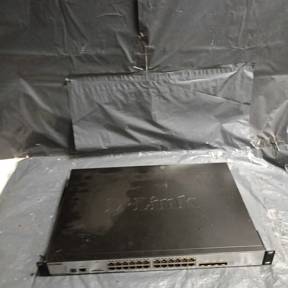 D-LINK DWS-3160-24PC 24-PORT ETHERNET SWITCH