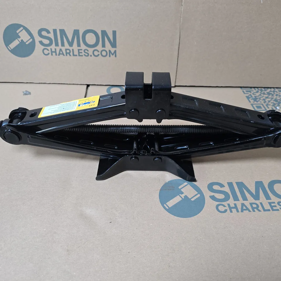 PAIR OF 2.5T HYDRAULIC CAR JACKS